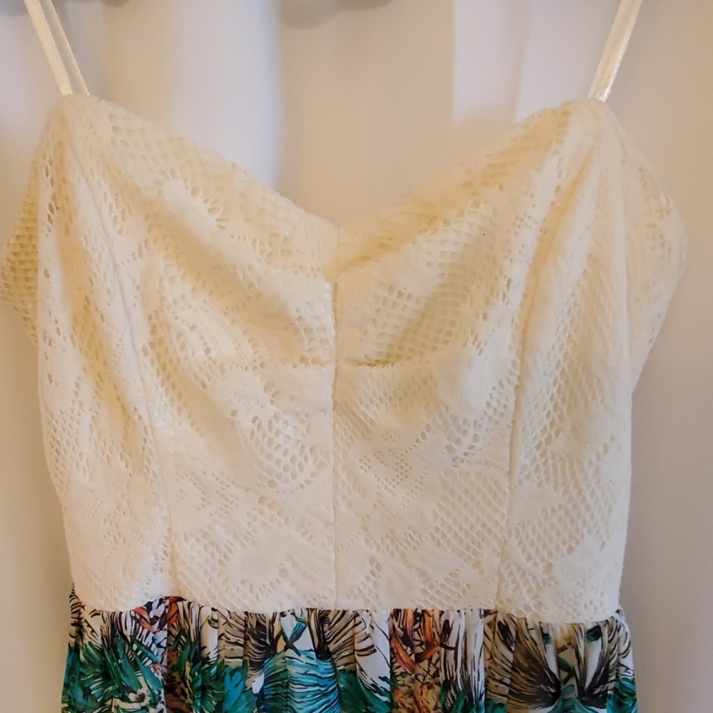 Dress - Picture 2 of 5